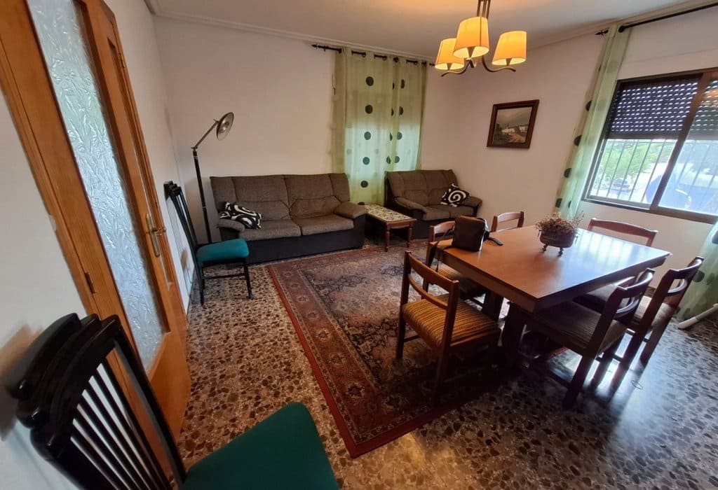 4 soveværelse Byhus til salg i Matola - € 239.000 (Ref: 9049595)