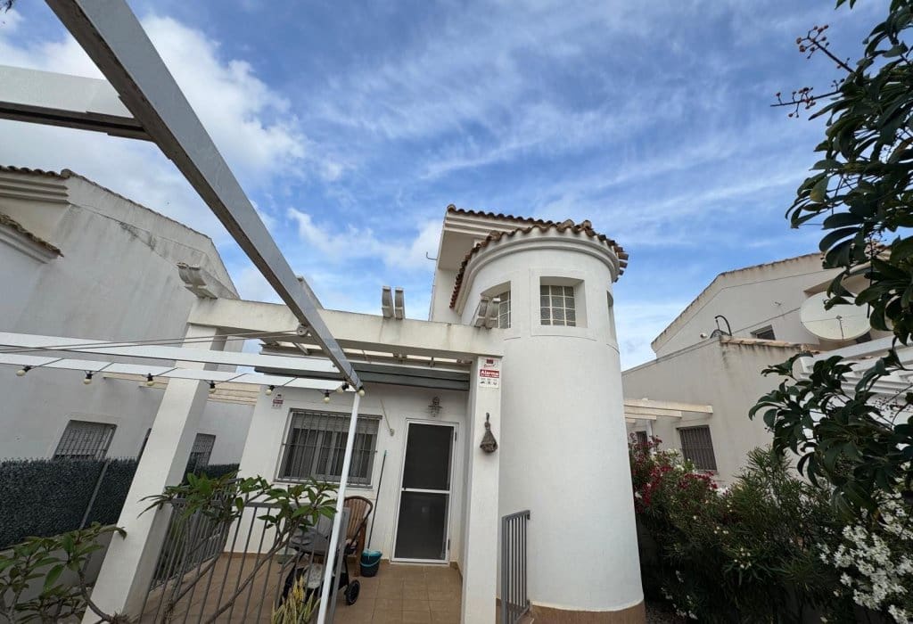 4 soveværelse Villa til salg i San Fulgencio med swimmingpool - € 265.000 (Ref: 9049596)