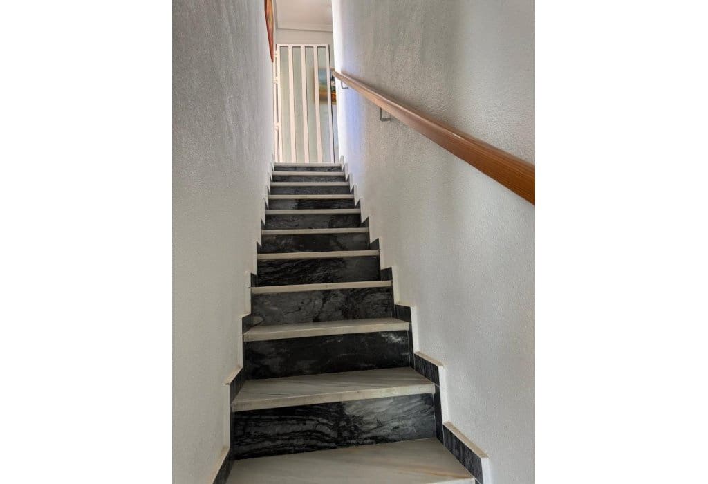 4 soveværelse Byhus til salg i San Fulgencio med swimmingpool - € 199.000 (Ref: 9049598)