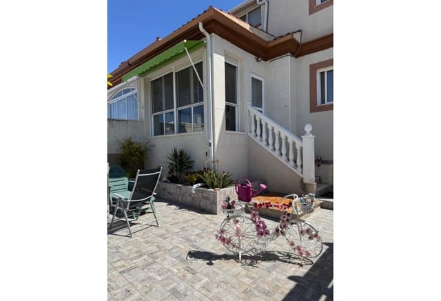 4 soveværelse Byhus til salg i San Fulgencio med swimmingpool - € 199.000 (Ref: 9049598)