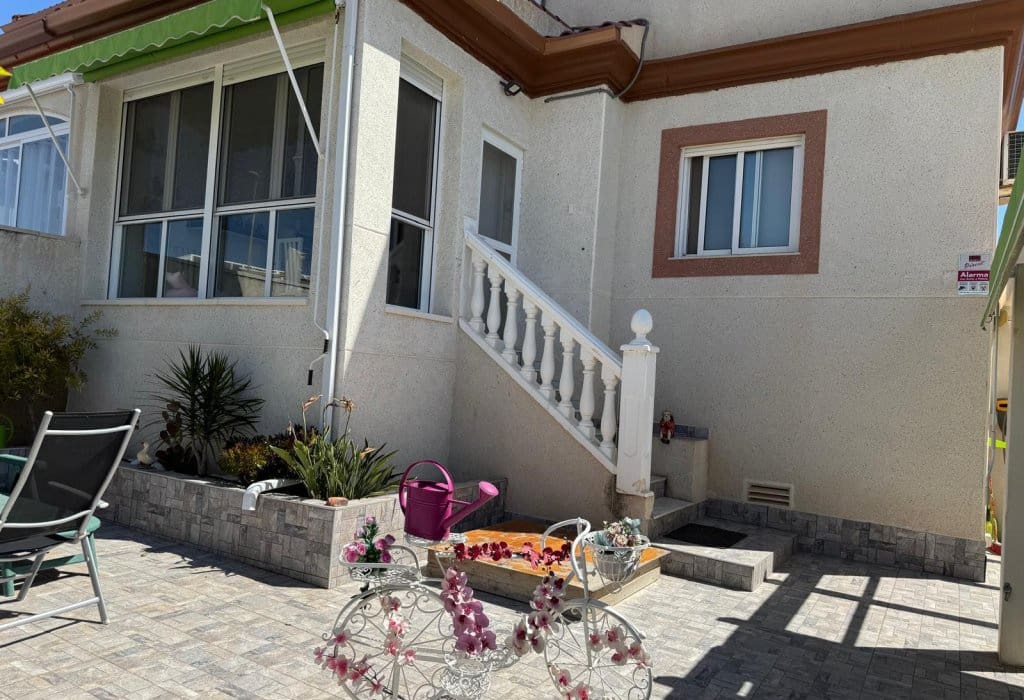 4 soveværelse Byhus til salg i San Fulgencio med swimmingpool - € 199.000 (Ref: 9049598)