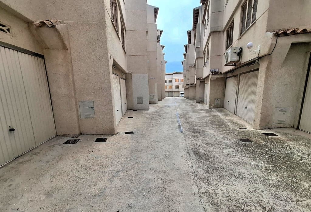 4 bedroom Apartment for sale in Guardamar del Segura with garage - € 220,000 (Ref: 9050035)