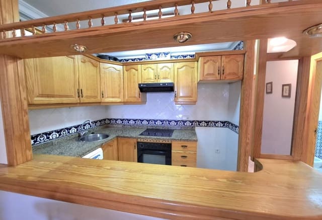 4 bedroom Apartment for sale in Guardamar Playa, Guardamar del Segura with garage - € 220,000 (Ref: 9050035)