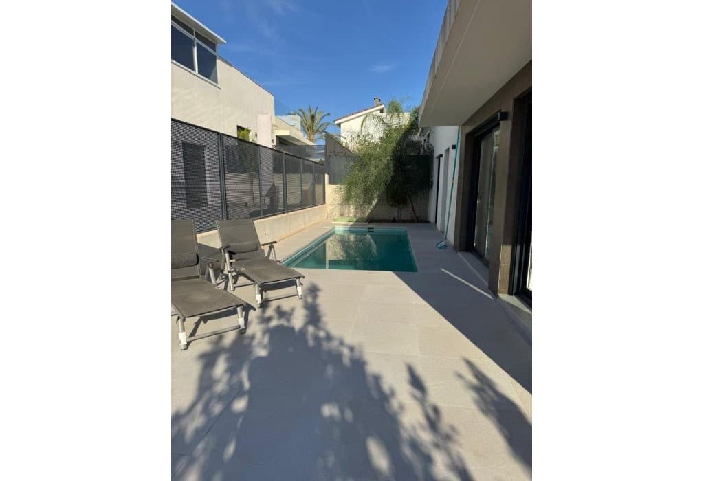 3 bedroom Villa for sale in San Fulgencio with pool - € 430,000 (Ref: 9254067)