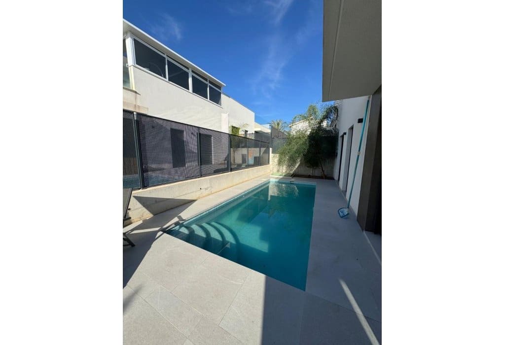 3 bedroom Villa for sale in San Fulgencio with pool - € 430,000 (Ref: 9254067)