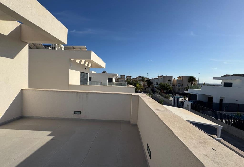 3 bedroom Villa for sale in San Fulgencio with pool - € 430,000 (Ref: 9254067)