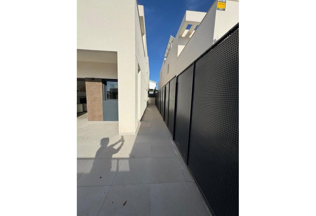 3 bedroom Villa for sale in San Fulgencio with pool - € 430,000 (Ref: 9254067)