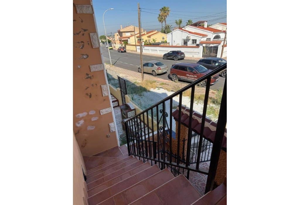 4 makuuhuone Omakotitalo myytävänä paikassa San Fulgencio - 215 000 € (Ref: 9295892)