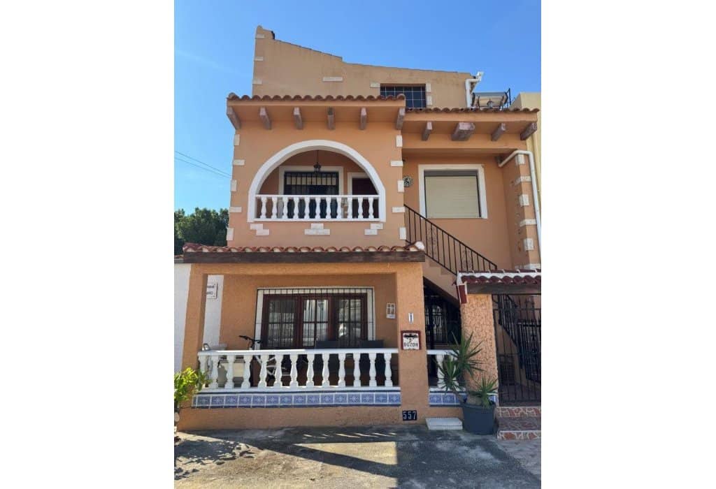 4 makuuhuone Omakotitalo myytävänä paikassa San Fulgencio - 215 000 € (Ref: 9295892)