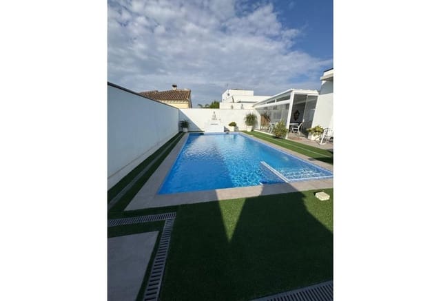 3 bedroom Villa for sale in Formentera del Segura with pool - € 549,000 (Ref: 9322280)