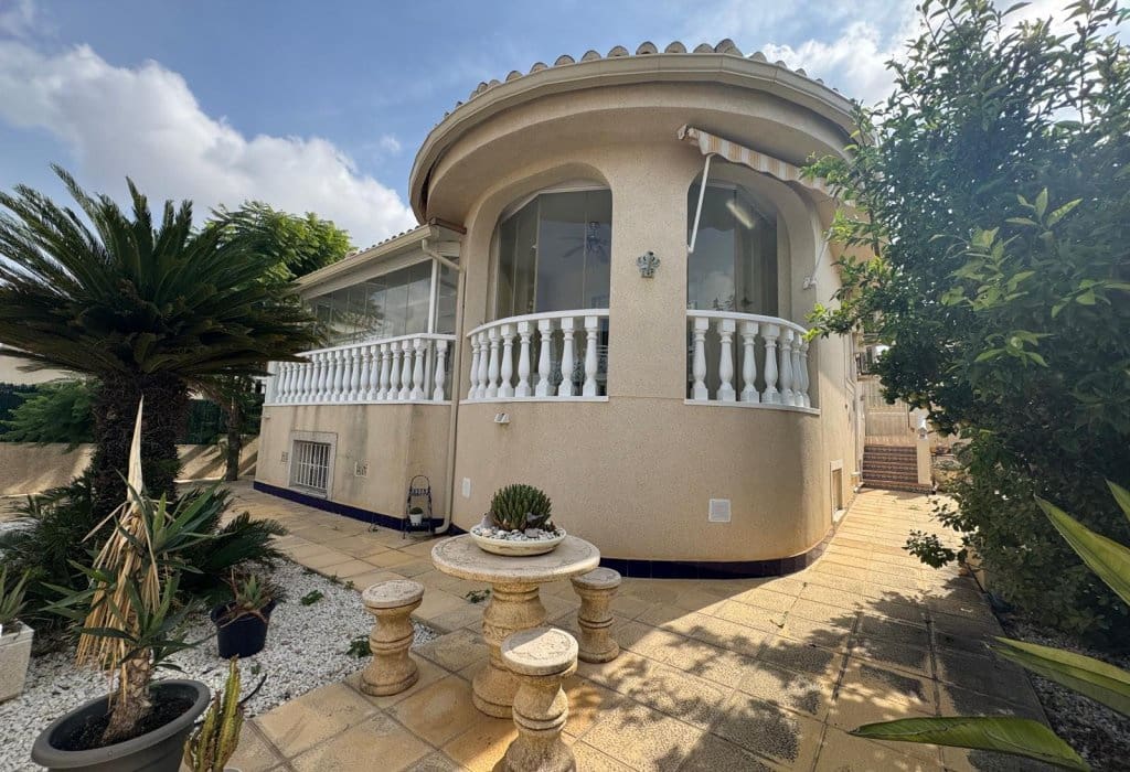 5 soverom Villa til salgs i Benijofar med svømmebasseng - € 300 000 (Ref: 9373667)