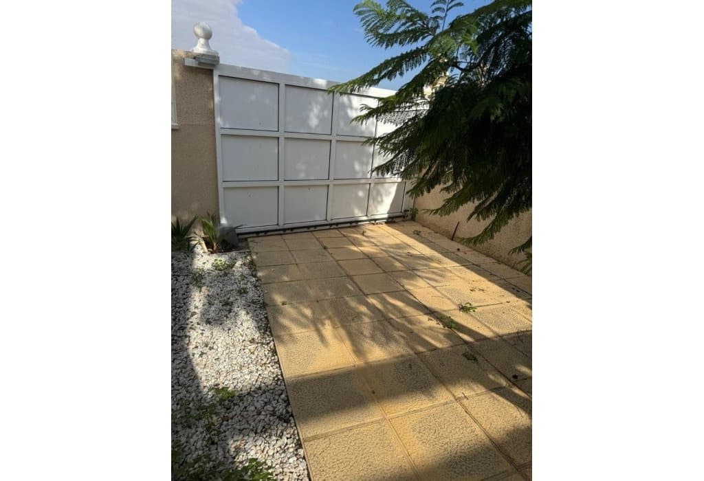 5 soverom Villa til salgs i Benijofar med svømmebasseng - € 300 000 (Ref: 9373667)