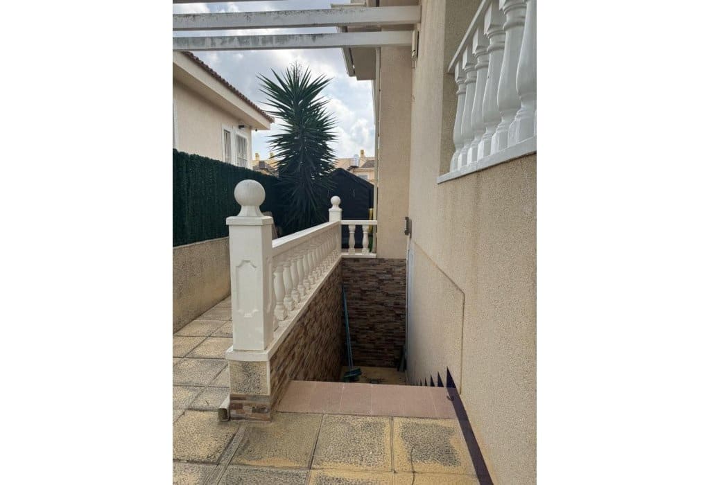 5 soverom Villa til salgs i Benijofar med svømmebasseng - € 300 000 (Ref: 9373667)