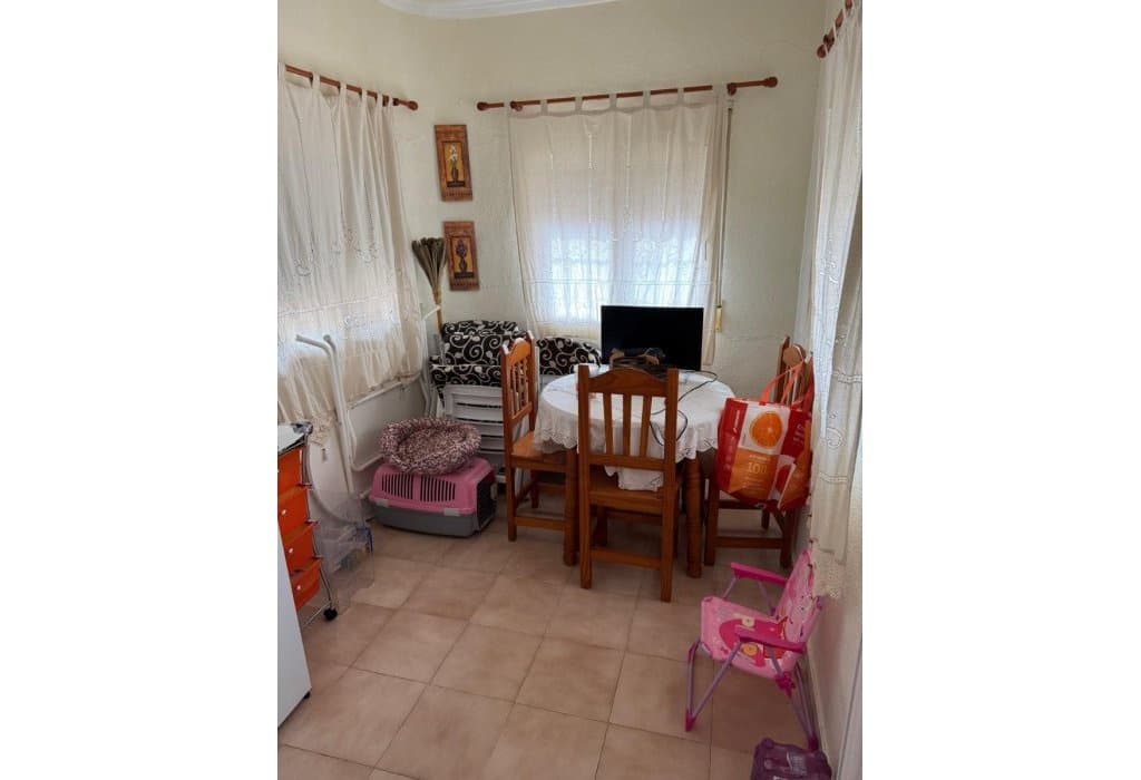 Casa de 4 habitaciones en San Fulgencio en venta - 120.000 € (Ref: 9545916)