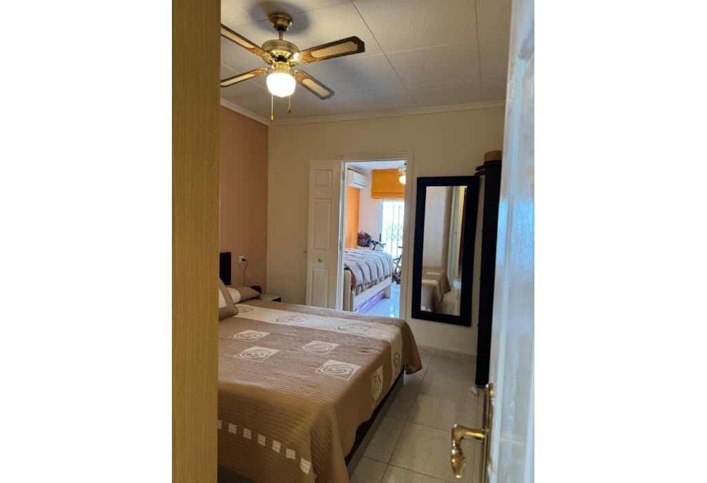 Casa de 4 habitaciones en San Fulgencio en venta - 120.000 € (Ref: 9545916)