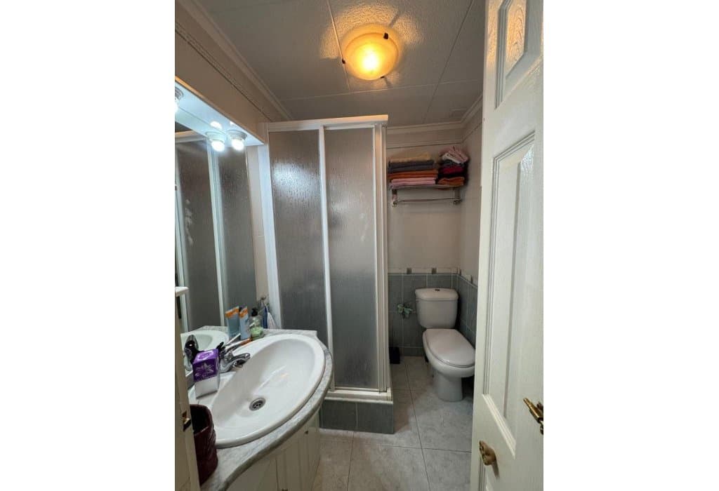 Casa de 4 habitaciones en San Fulgencio en venta - 120.000 € (Ref: 9545916)