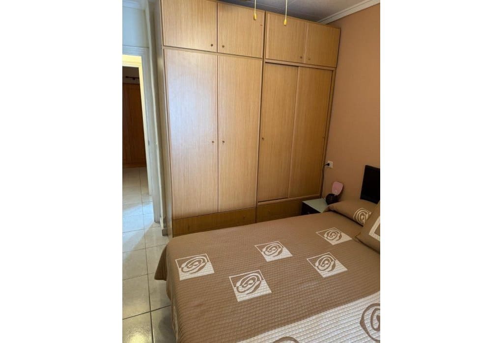 Casa de 4 habitaciones en San Fulgencio en venta - 120.000 € (Ref: 9545916)