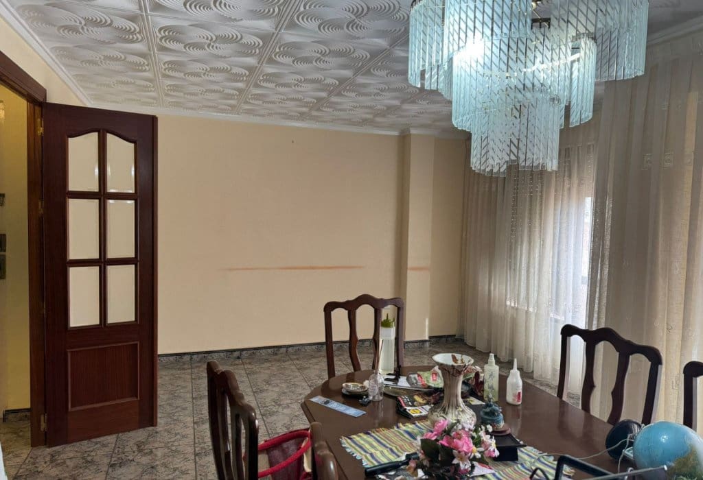 Ático de 3 habitaciones en Guardamar del Segura en venta - 130.000 € (Ref: 9563886)