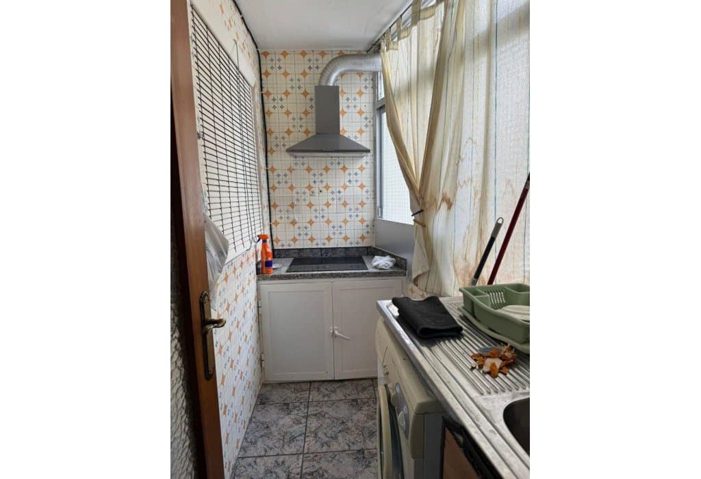 Ático de 3 habitaciones en Guardamar del Segura en venta - 130.000 € (Ref: 9563886)