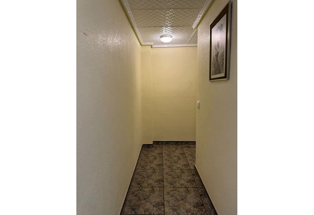 Ático de 3 habitaciones en Guardamar del Segura en venta - 130.000 € (Ref: 9563886)