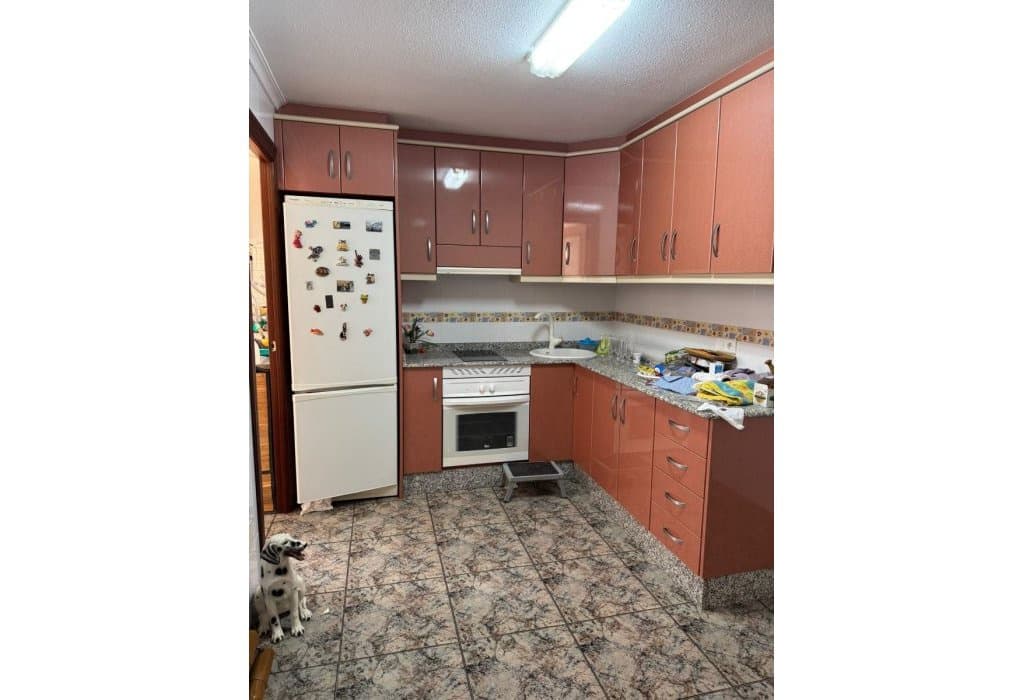 Ático de 3 habitaciones en Guardamar del Segura en venta - 130.000 € (Ref: 9563886)