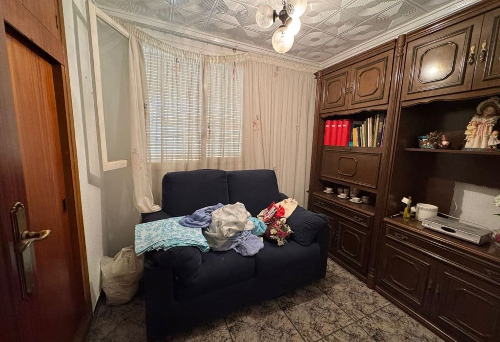 Ático de 3 habitaciones en Guardamar del Segura en venta - 130.000 € (Ref: 9563886)