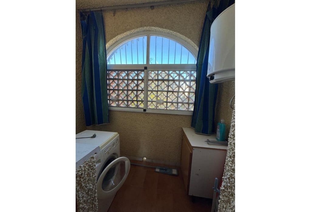 Chalet de 3 habitaciones en San Fulgencio en venta con piscina - 189.000 € (Ref: 9672232)