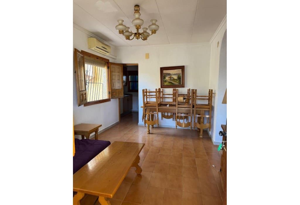 Chalet de 3 habitaciones en San Fulgencio en venta con piscina - 189.000 € (Ref: 9672232)