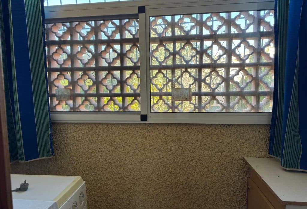 Chalet de 3 habitaciones en San Fulgencio en venta con piscina - 189.000 € (Ref: 9672232)