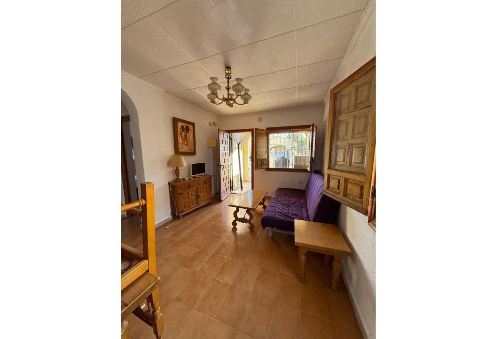 Chalet de 3 habitaciones en San Fulgencio en venta con piscina - 189.000 € (Ref: 9672232)