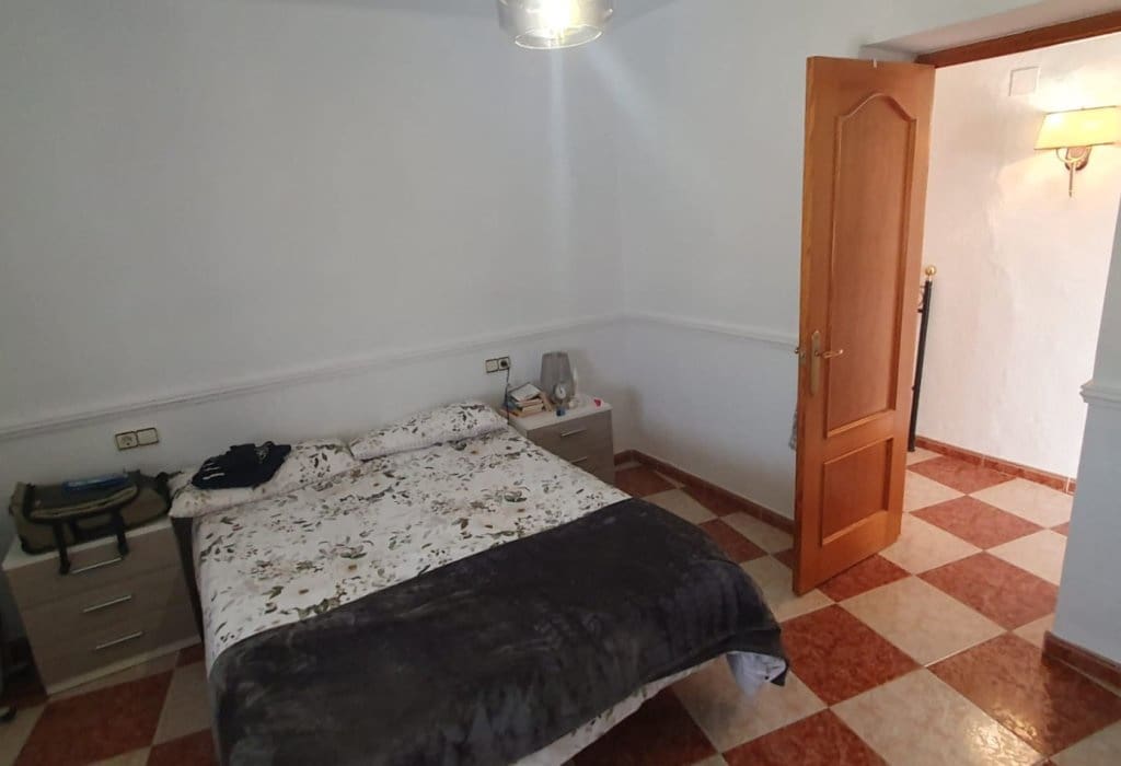 3 bedroom Townhouse for sale in Sax - € 92,000 (Ref: 9730872)