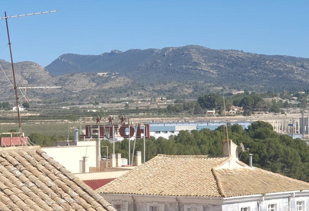 3 bedroom Townhouse for sale in Sax - € 92,000 (Ref: 9730872)