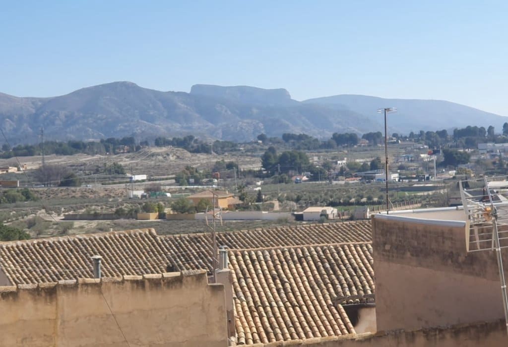 3 bedroom Townhouse for sale in Sax - € 92,000 (Ref: 9730872)