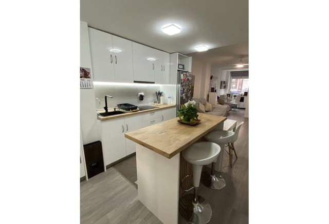 2 soveværelse Lejlighed til salg i La Marina del Pinet, Elche / Elx - € 179.000 (Ref: 9787008)