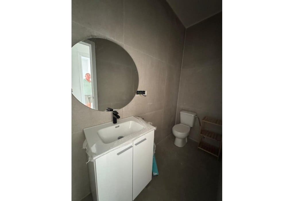 Chalet de 4 habitaciones en La Marina del Pinet en venta con garaje - 305.000 € (Ref: 9895222)