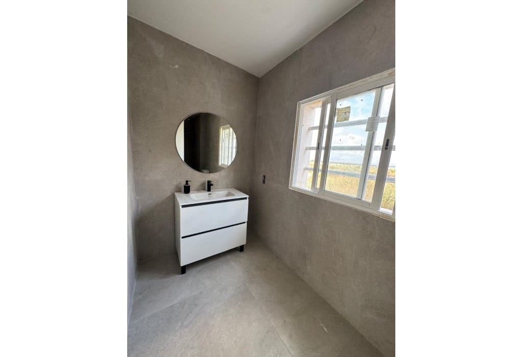 Chalet de 4 habitaciones en La Marina del Pinet en venta con garaje - 305.000 € (Ref: 9895222)
