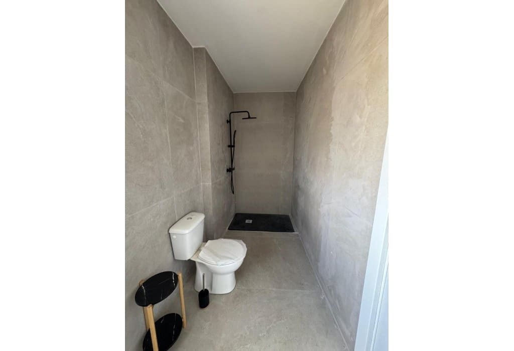 Chalet de 4 habitaciones en La Marina del Pinet en venta con garaje - 305.000 € (Ref: 9895222)