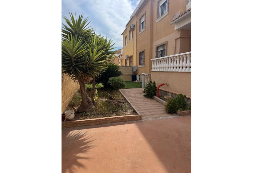 3 camera da letto Casa in vendita in Dona Pepa con piscina garage - 240.000 € (Rif: 9958330)