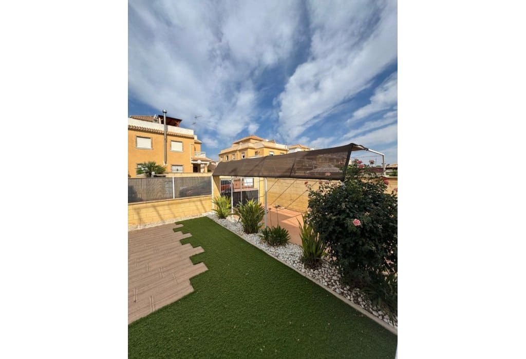 3 camera da letto Casa in vendita in Dona Pepa con piscina garage - 240.000 € (Rif: 9958330)