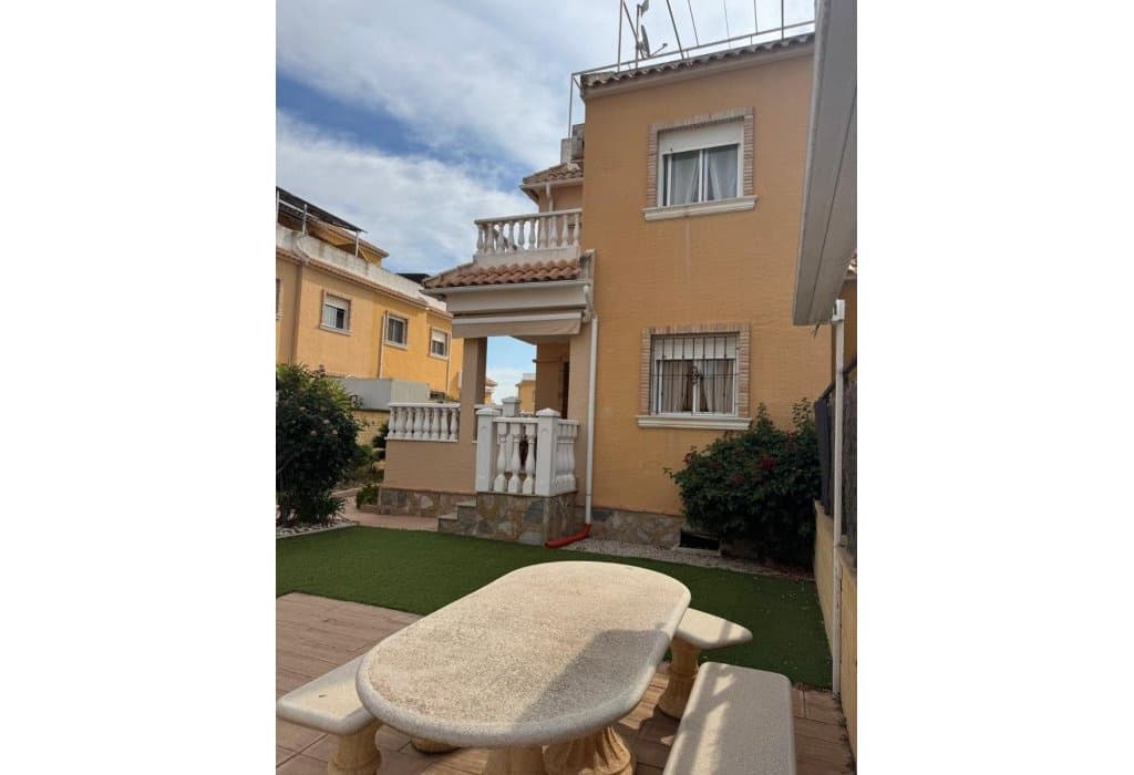 3 camera da letto Casa in vendita in Dona Pepa con piscina garage - 240.000 € (Rif: 9958330)