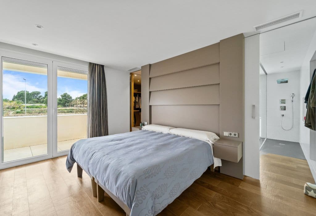 4 bedroom Villa for sale in Novelda with pool garage - € 995,000 (Ref: 9976100)
