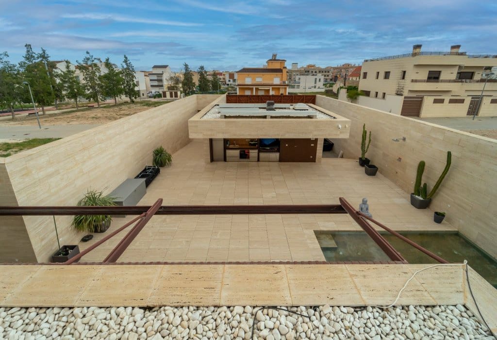 4 bedroom Villa for sale in Novelda with pool garage - € 995,000 (Ref: 9976100)