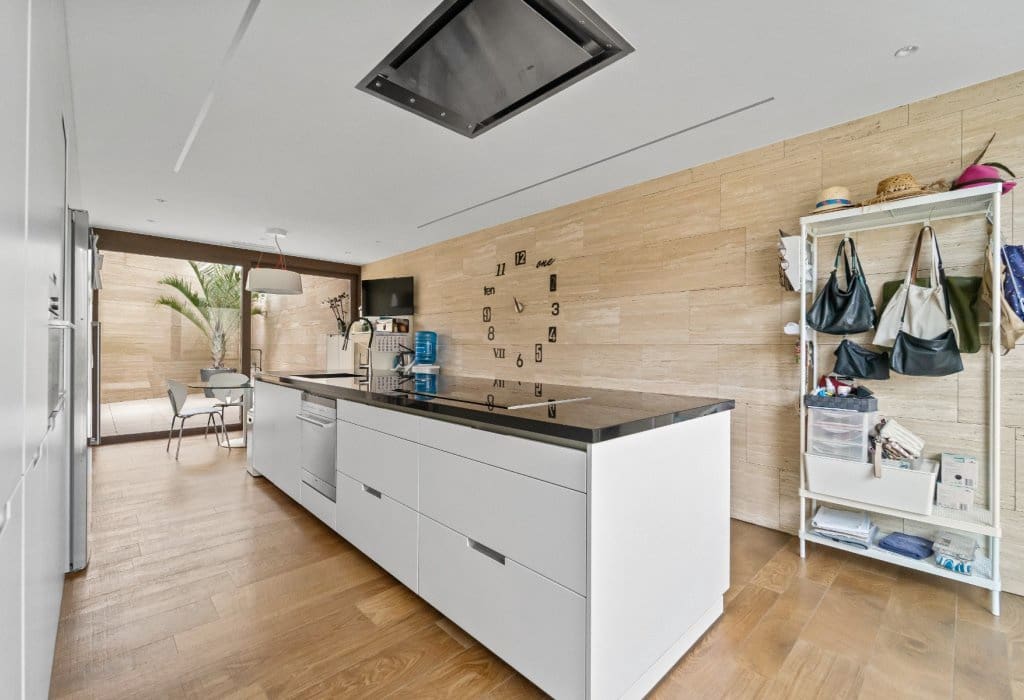 4 bedroom Villa for sale in Novelda with pool garage - € 995,000 (Ref: 9976100)
