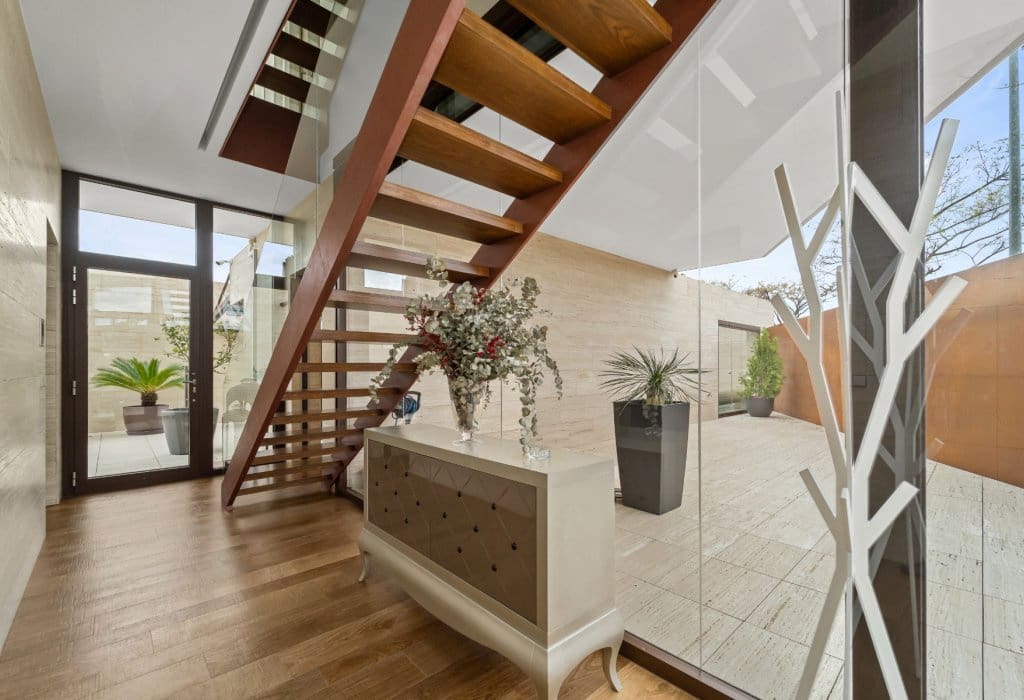 4 bedroom Villa for sale in Novelda with pool garage - € 995,000 (Ref: 9976100)