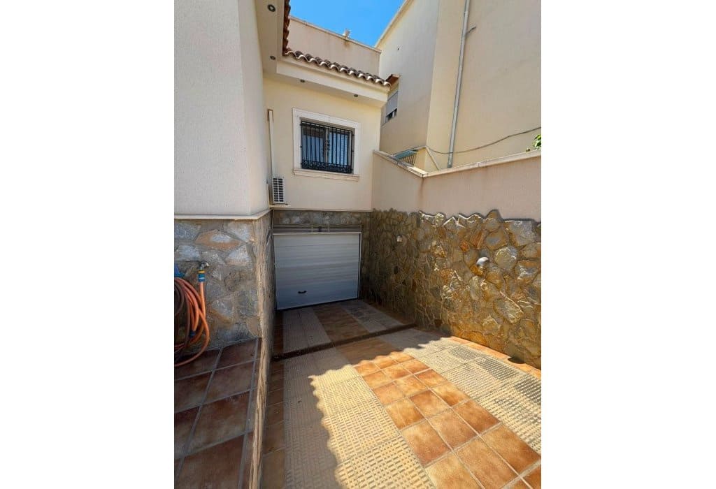 4 slaapkamer Villa te koop in San Fulgencio met zwembad garage - € 465.000 (Ref: 9983821)