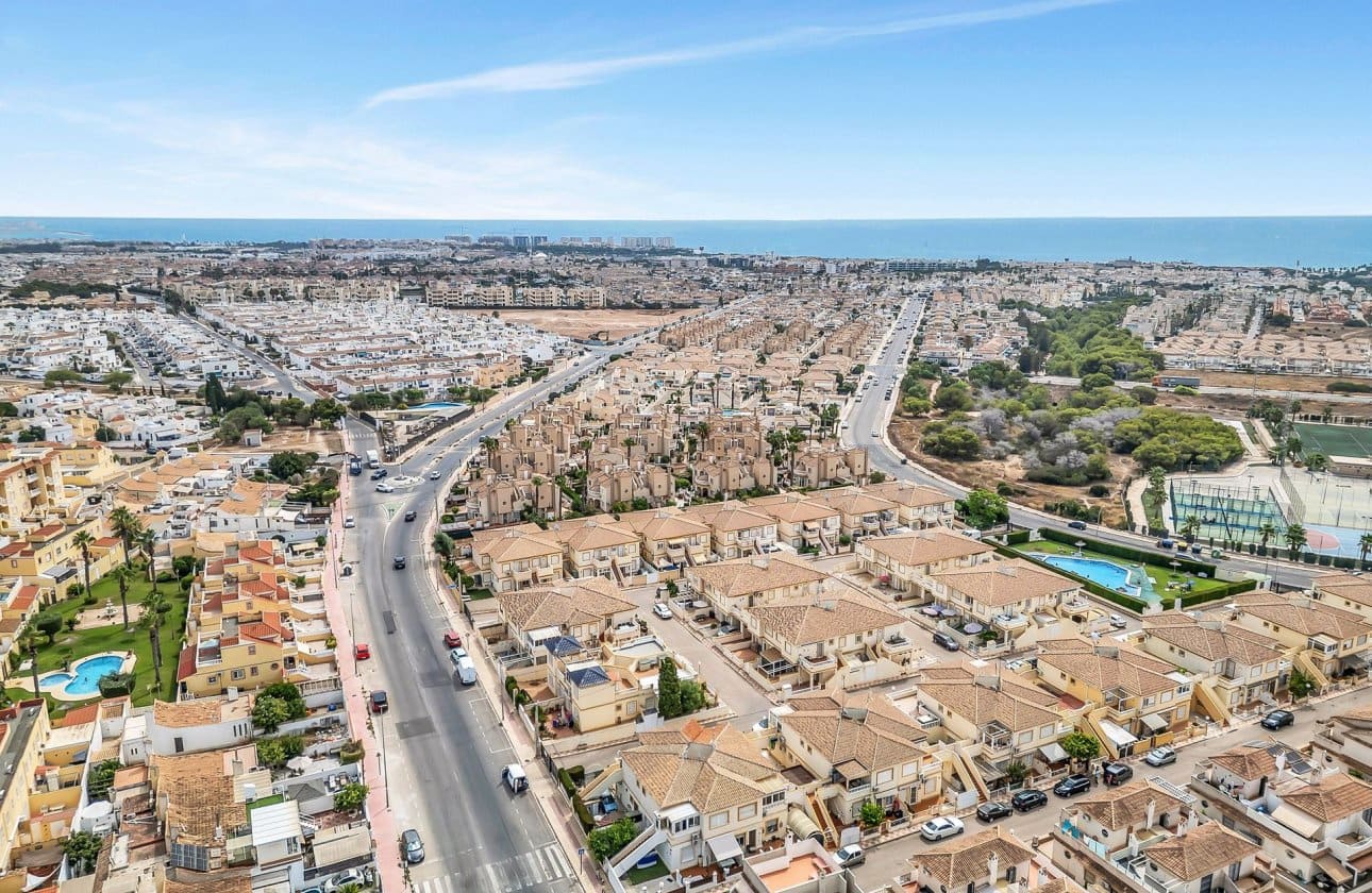 2 bedroom Townhouse for sale in Playa Flamenca - € 165,000 (Ref: 10017746)