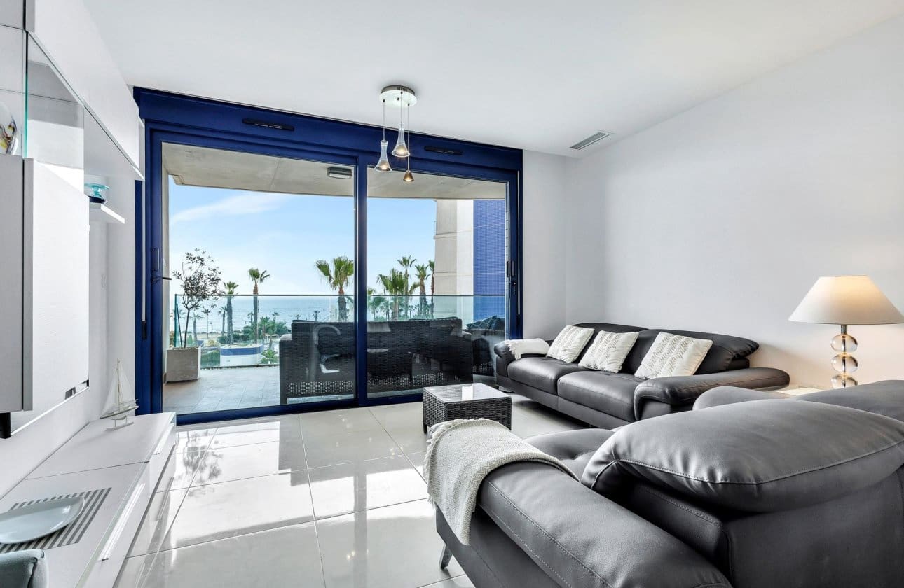 3 bedroom Apartment for sale in Punta Prima with pool garage - € 550,000 (Ref: 10017748)