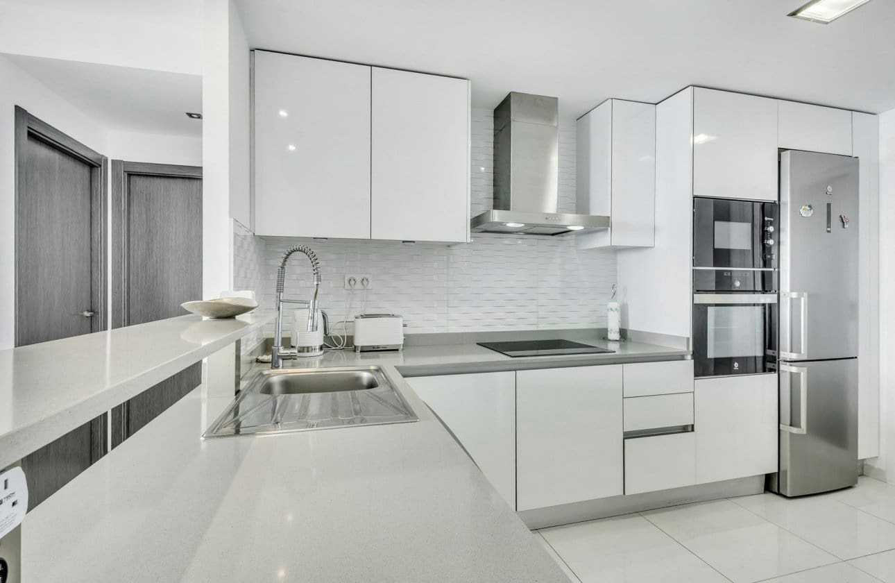3 bedroom Apartment for sale in Punta Prima with pool garage - € 550,000 (Ref: 10017748)