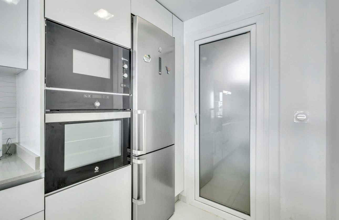 3 bedroom Apartment for sale in Punta Prima with pool garage - € 550,000 (Ref: 10017748)