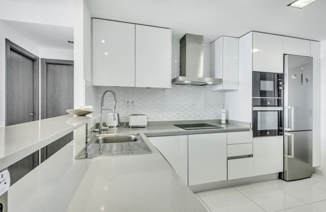3 sypialnia Apartament na sprzedaż w Punta Prima, Torrevieja z basenem garażem - 550 000 € (Ref: 10017748)